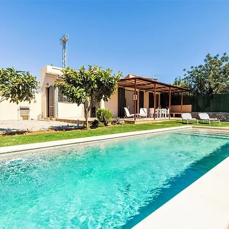 Sleeps 2 Pool Air Con Wifi Pollença